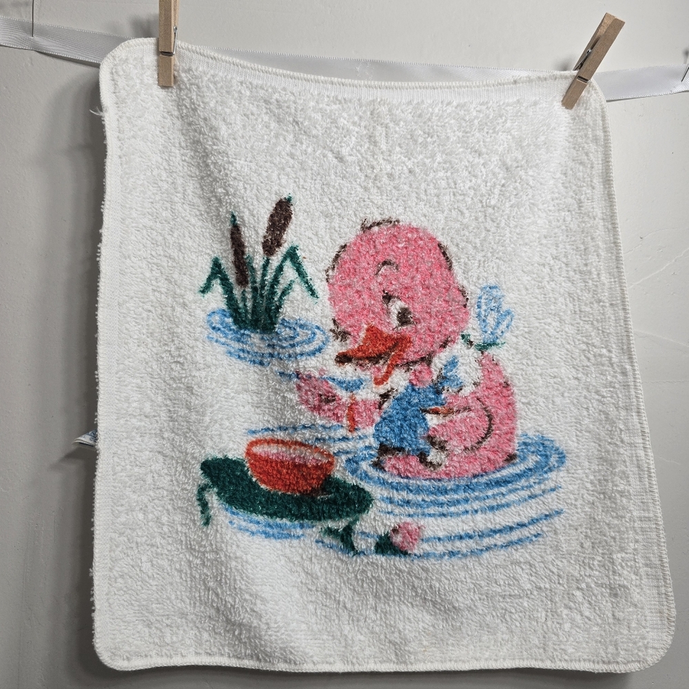 Vintage Washcloth with Darling Pink Duck, Cannon, ONE